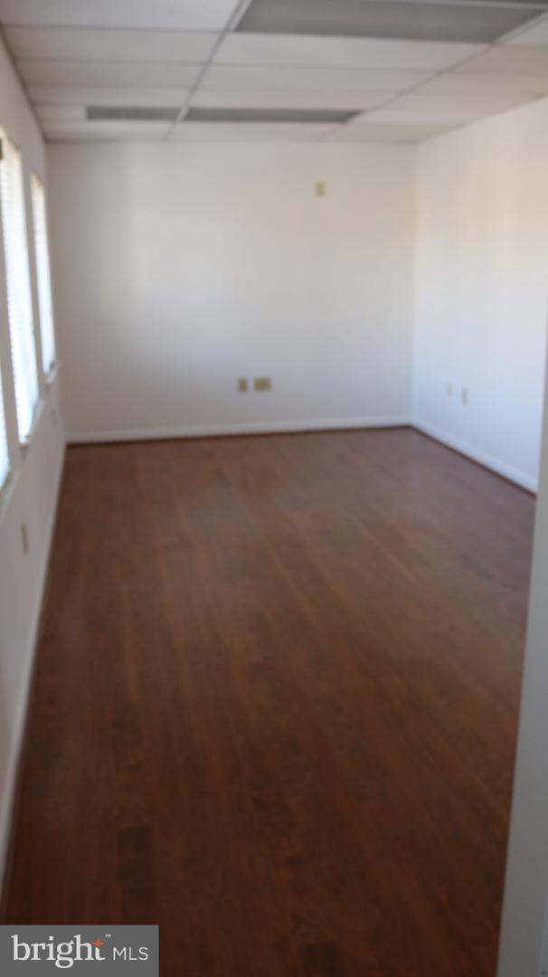 7211-c Hanover Pkwy #1/3/32 Property Photo 5