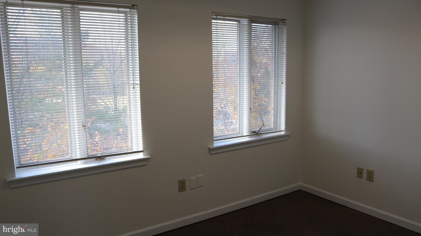 7211-c Hanover Pkwy #1/3/32 Property Photo 9