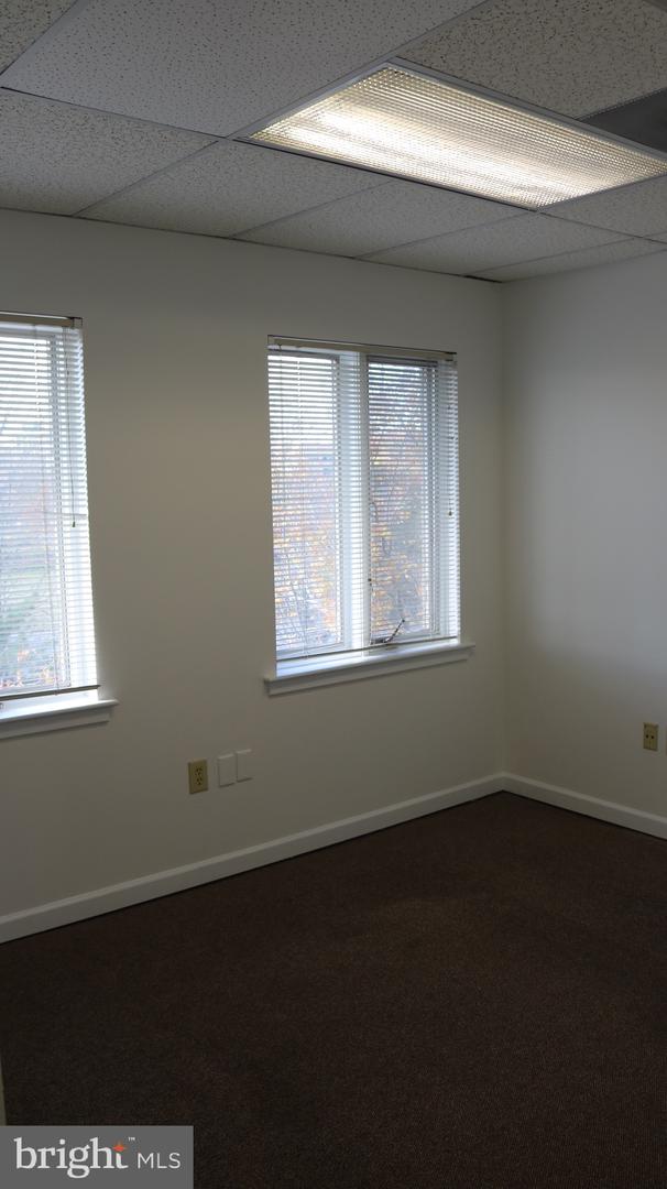 7211-c Hanover Pkwy #1/3/32 Property Photo 10