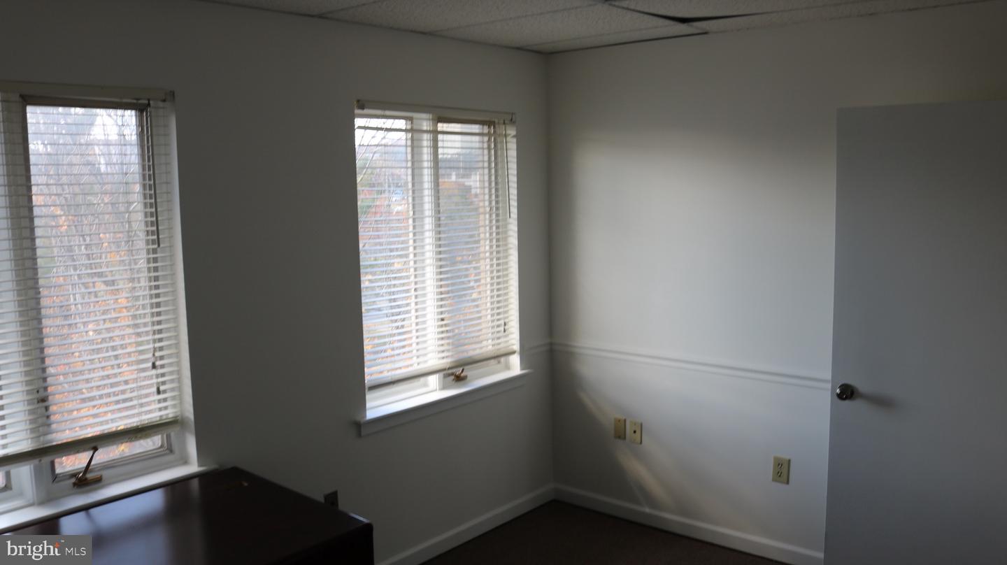 7211-c Hanover Pkwy #1/3/32 Property Photo 13