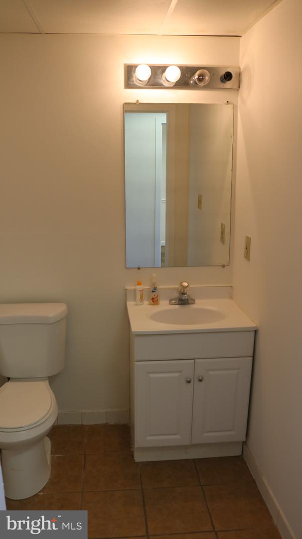 7211-c Hanover Pkwy #1/3/32 Property Photo 18