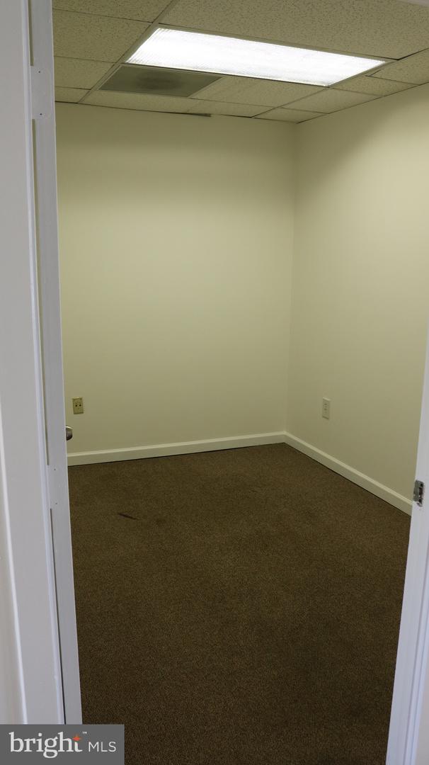 7211-c Hanover Pkwy #1/3/32 Property Photo 19