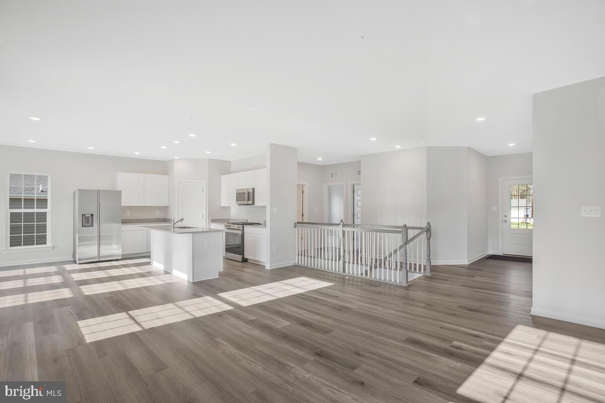 12806 Savannah Xing Property Photo 5