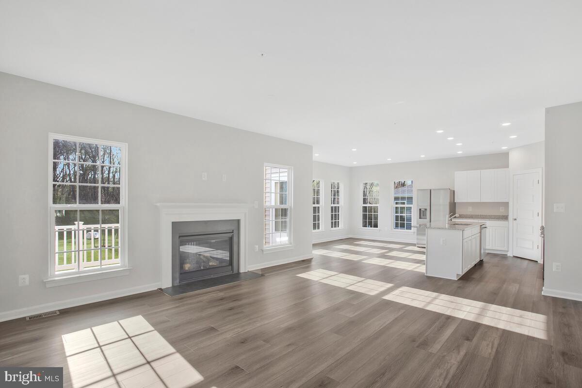 12806 Savannah Xing Property Photo 6