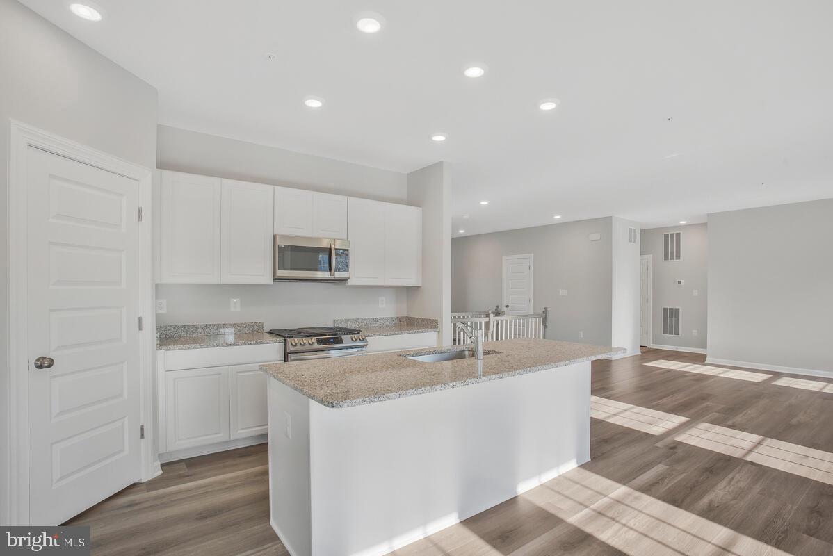 12806 Savannah Xing Property Photo 11