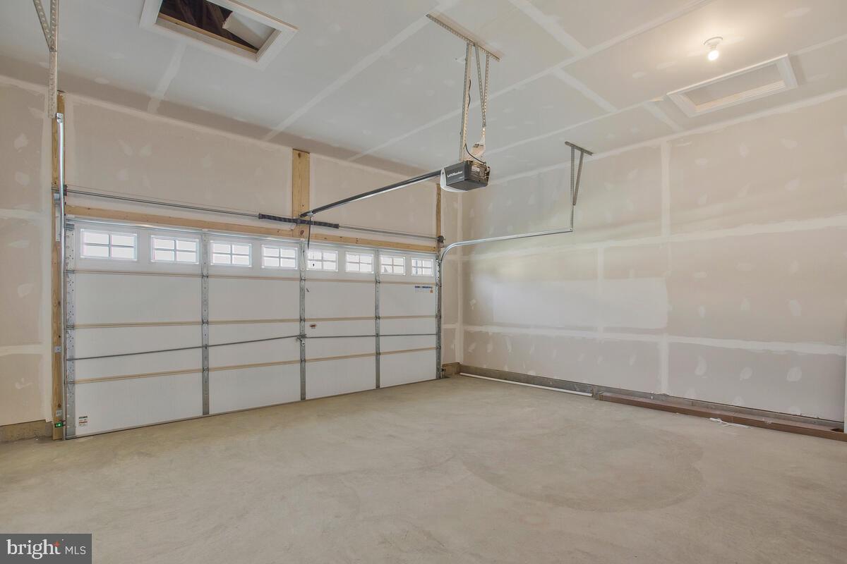12806 Savannah Xing Property Photo 15