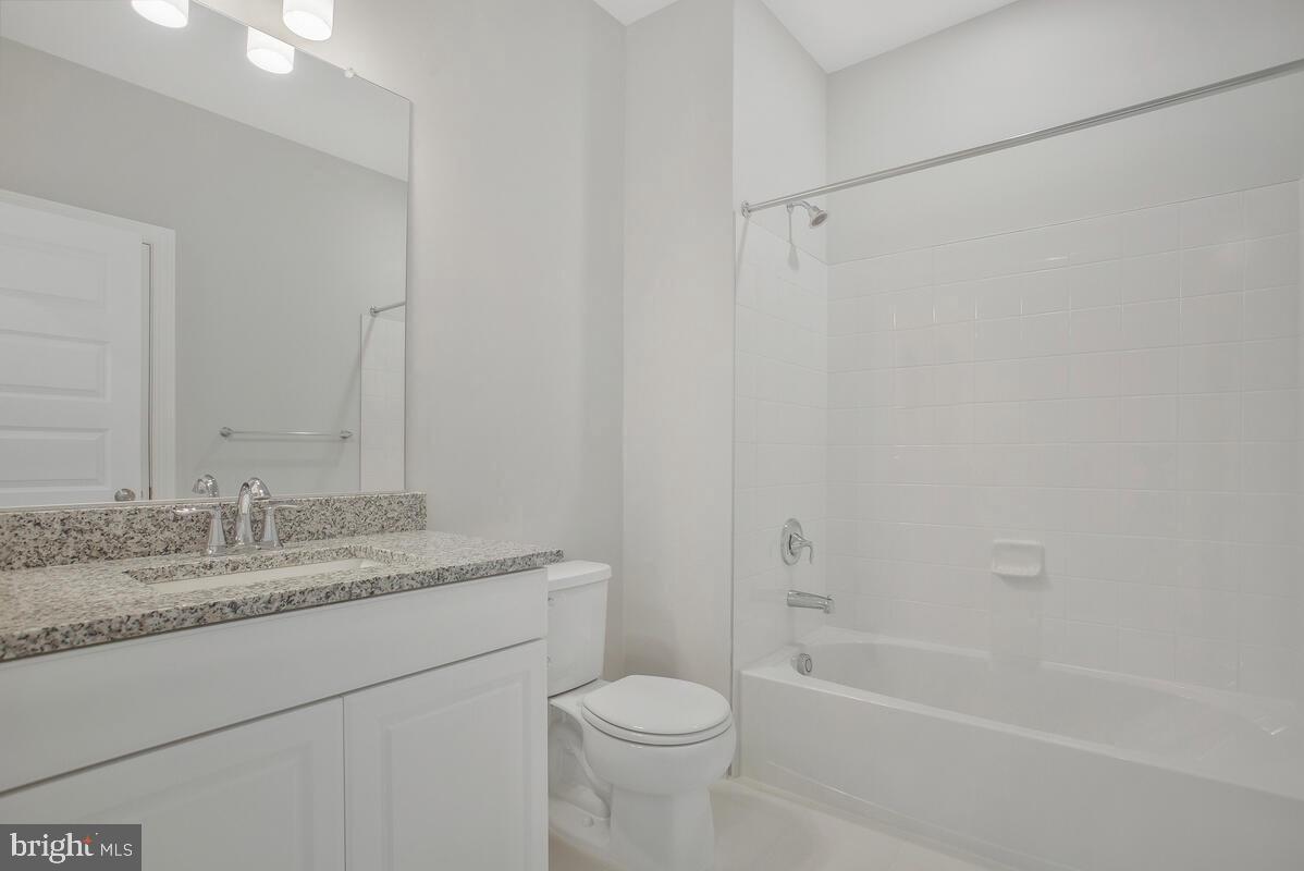 12806 Savannah Xing Property Photo 18