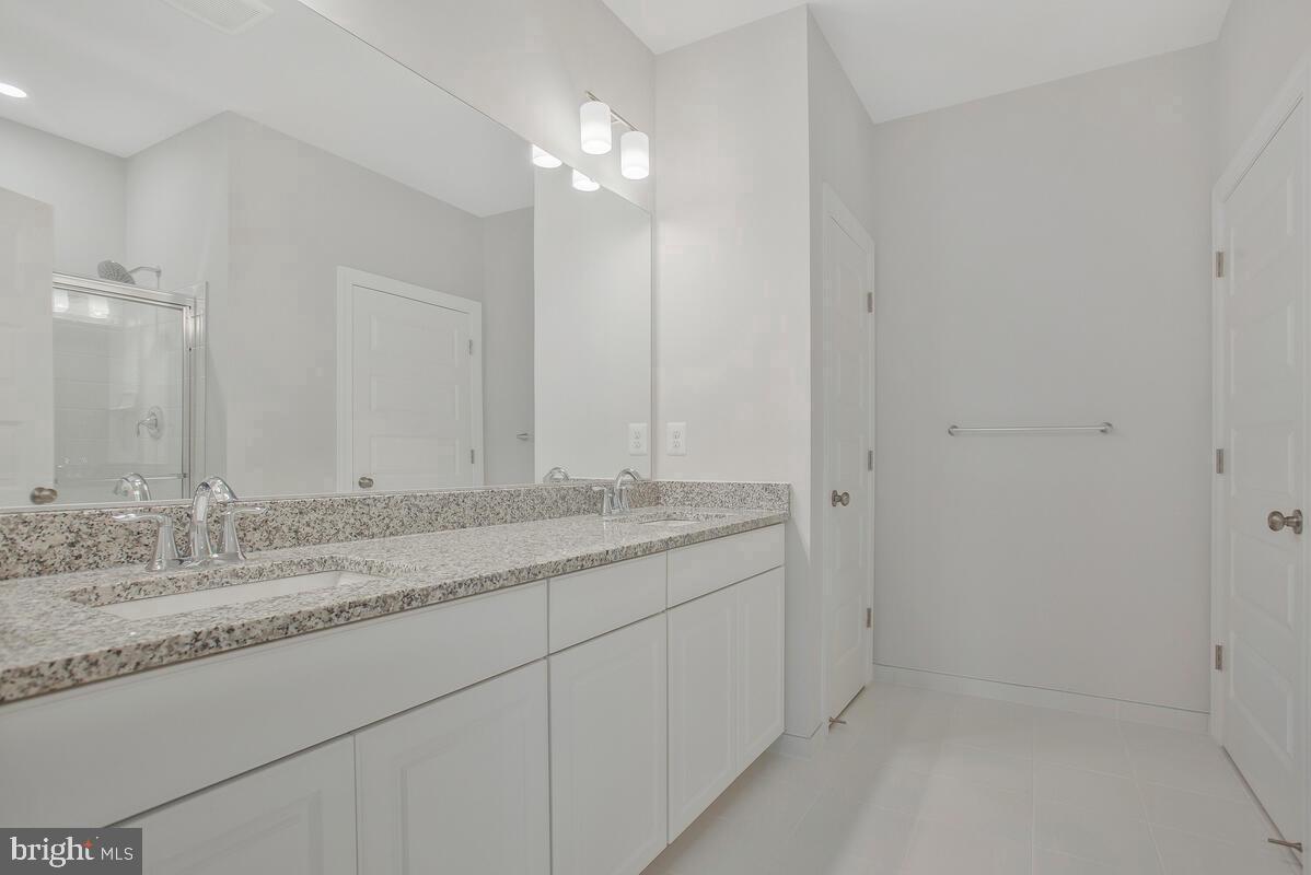 12806 Savannah Xing Property Photo 24
