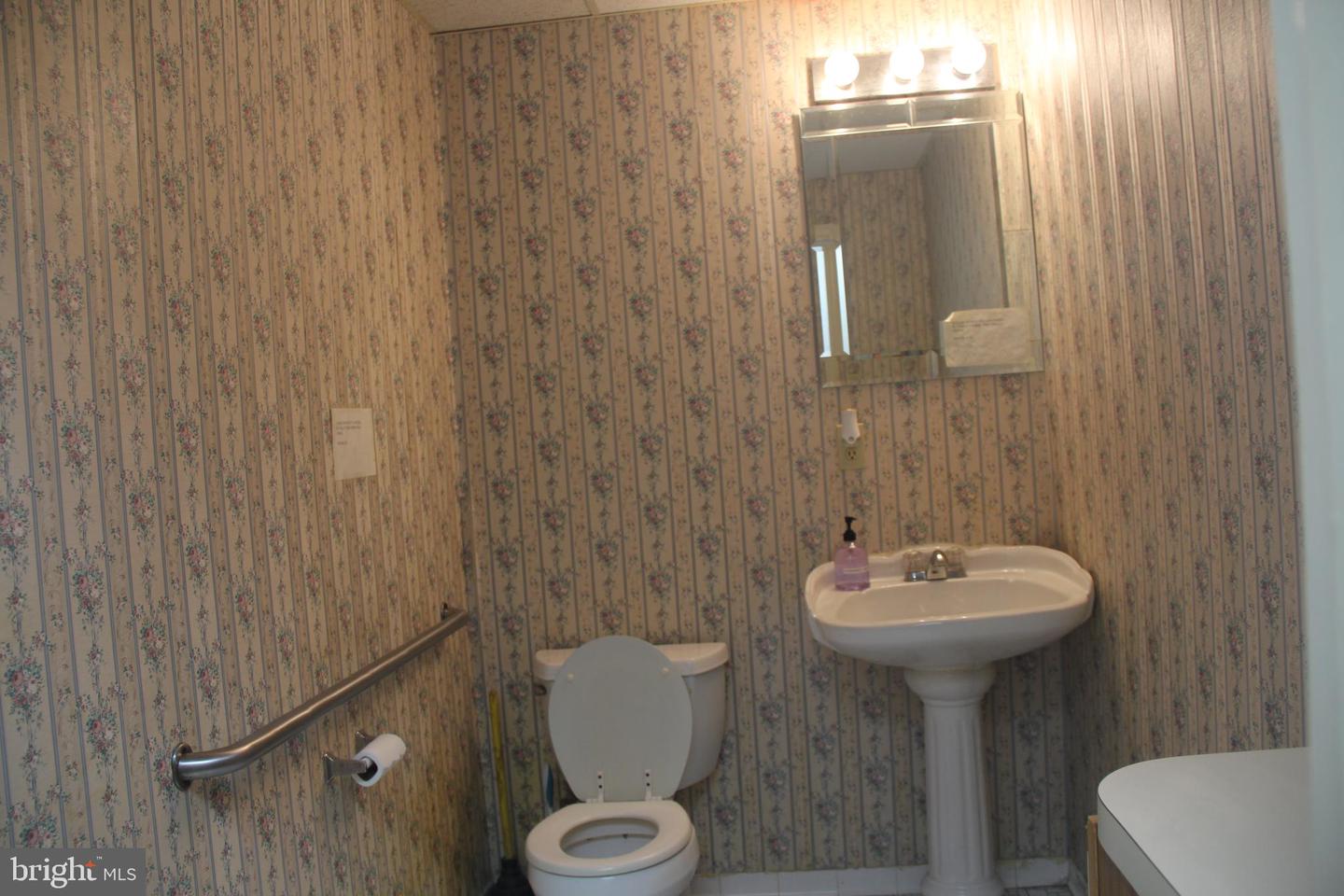 14333 Laurel Bowie Rd #208 Property Photo 15