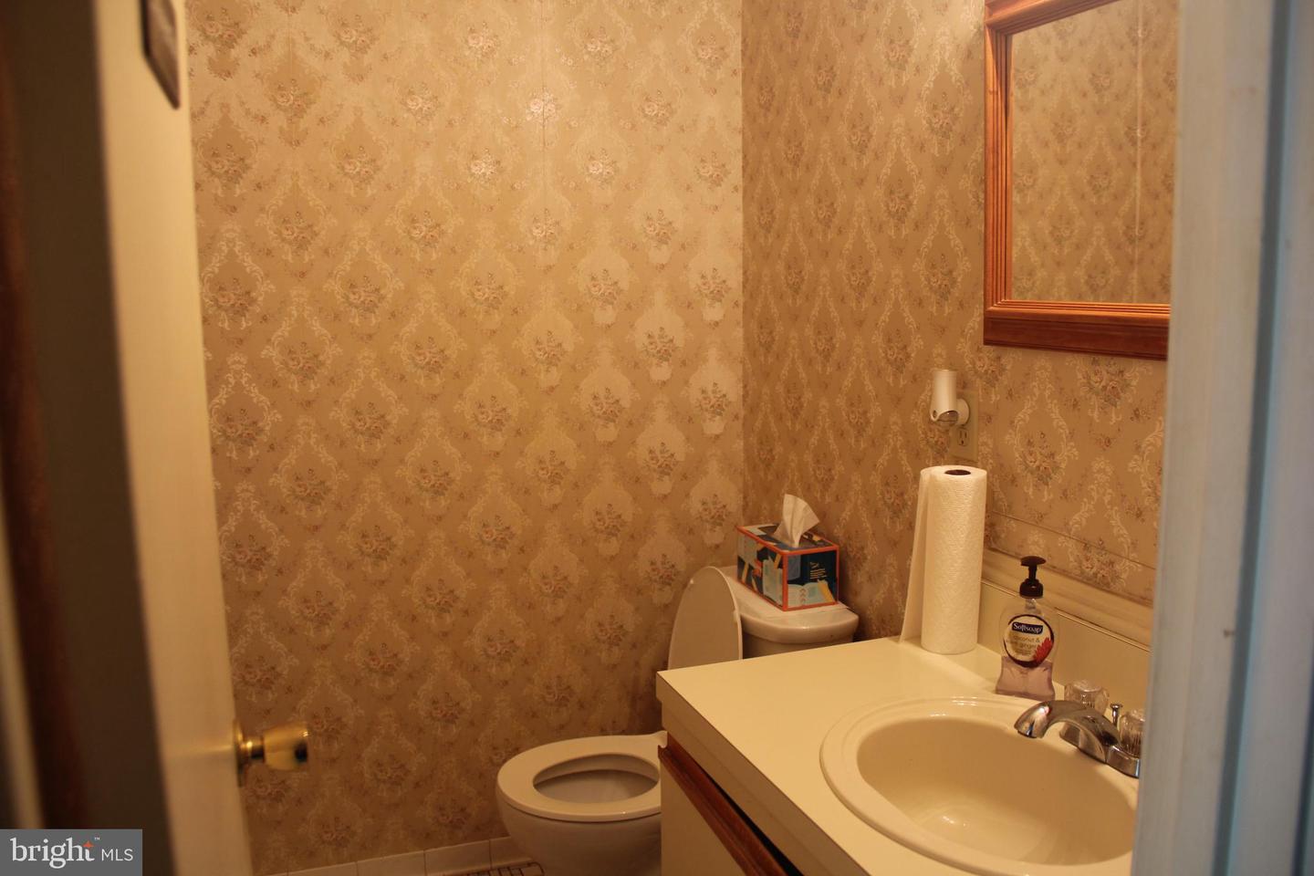 14333 Laurel Bowie Rd #208 Property Photo 18