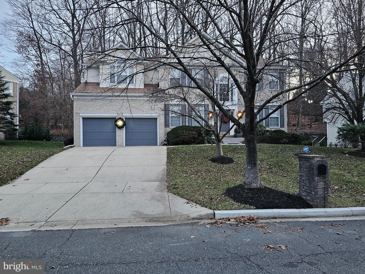 12817 Glasgow Ct Property Photo 3