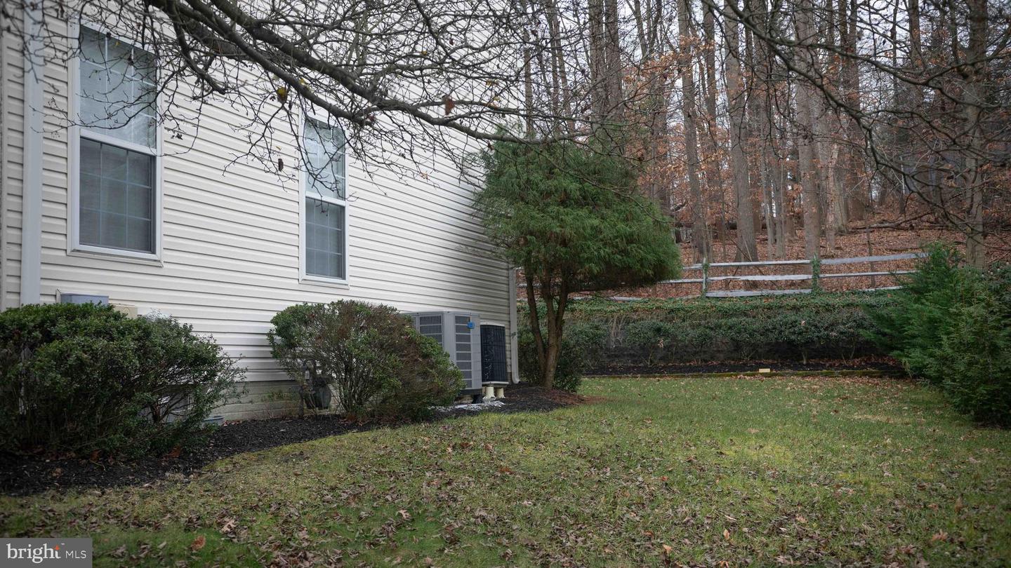12817 Glasgow Ct Property Photo 8