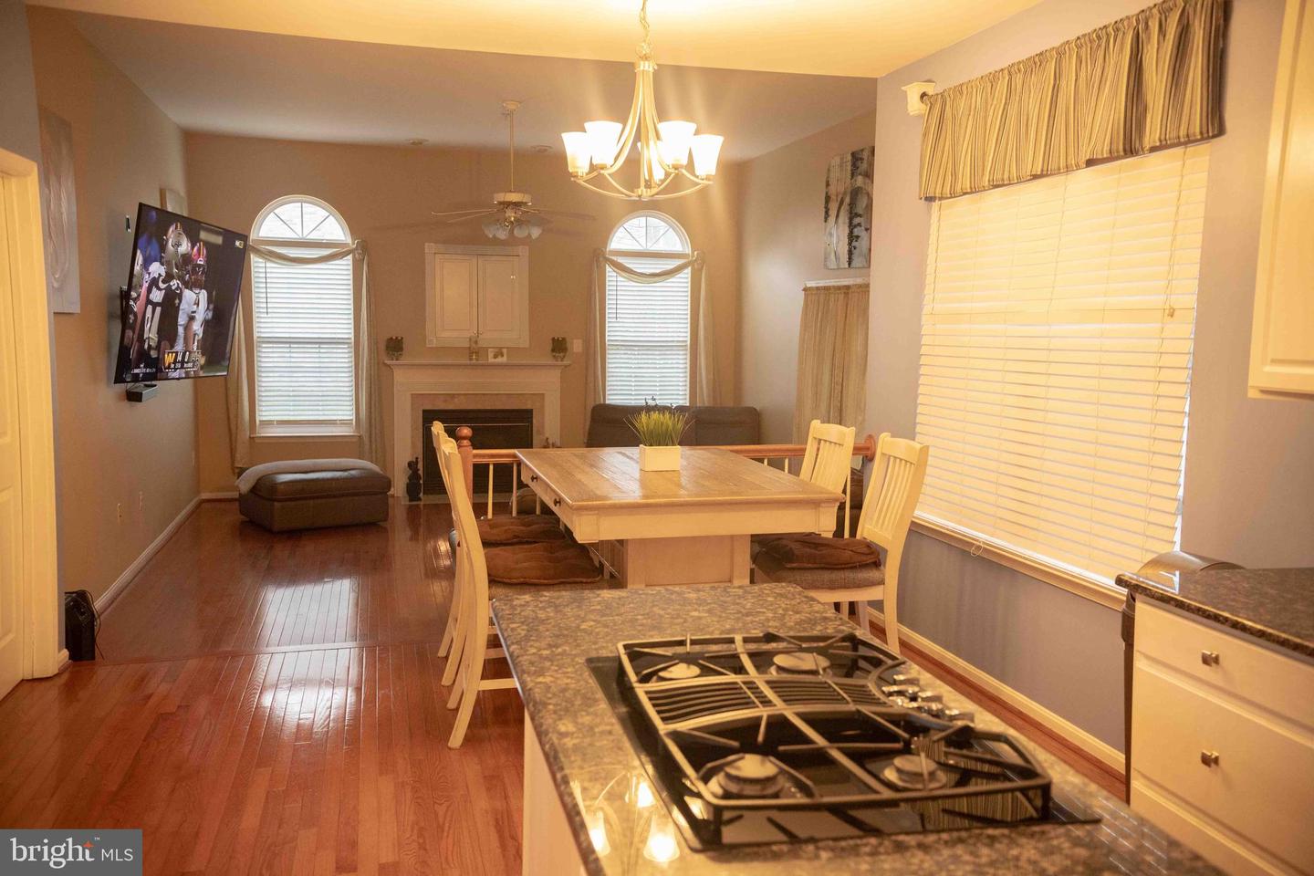 12817 Glasgow Ct Property Photo 19