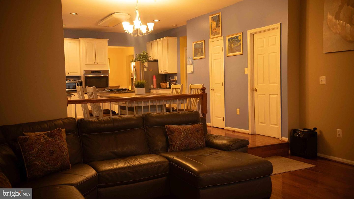 12817 Glasgow Ct Property Photo 21