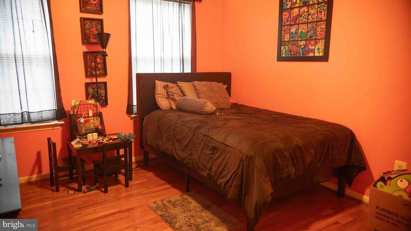 12817 Glasgow Ct Property Photo 28