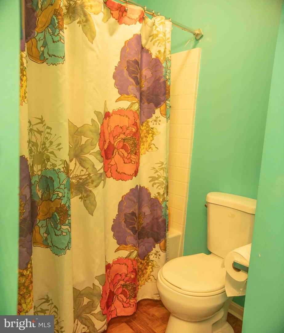 12817 Glasgow Ct Property Photo 38