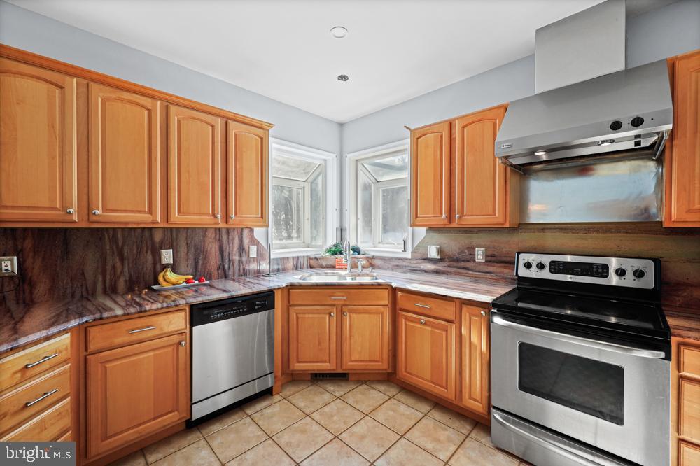 13710 Baden Naylor Rd Property Photo 14