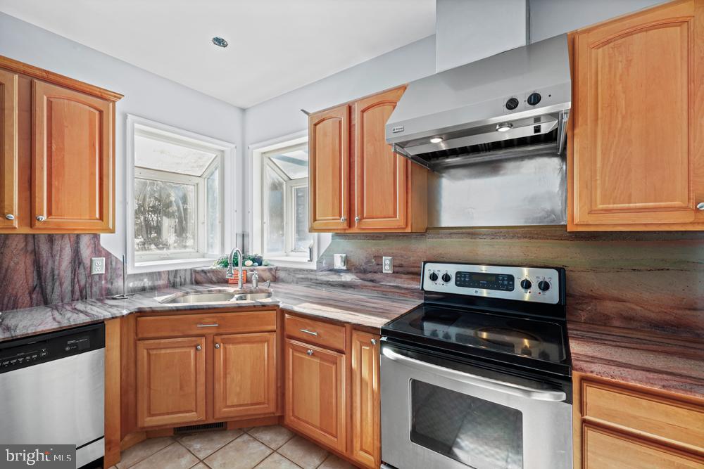 13710 Baden Naylor Rd Property Photo 16