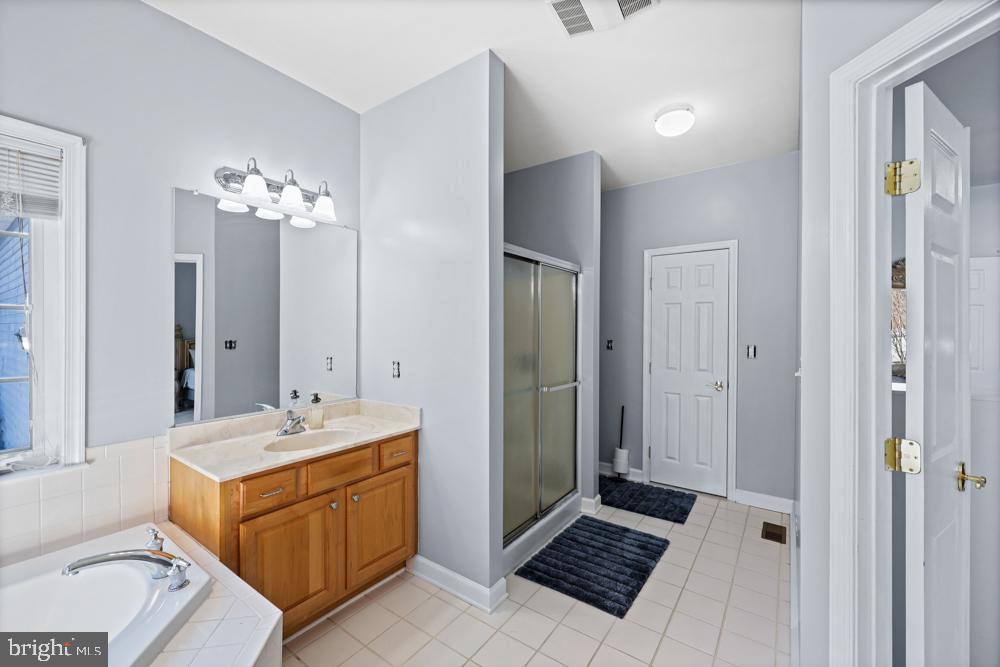 13710 Baden Naylor Rd Property Photo 31