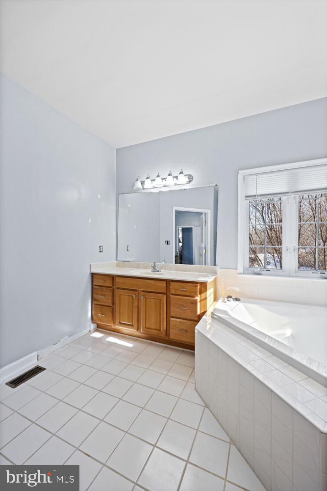 13710 Baden Naylor Rd Property Photo 32