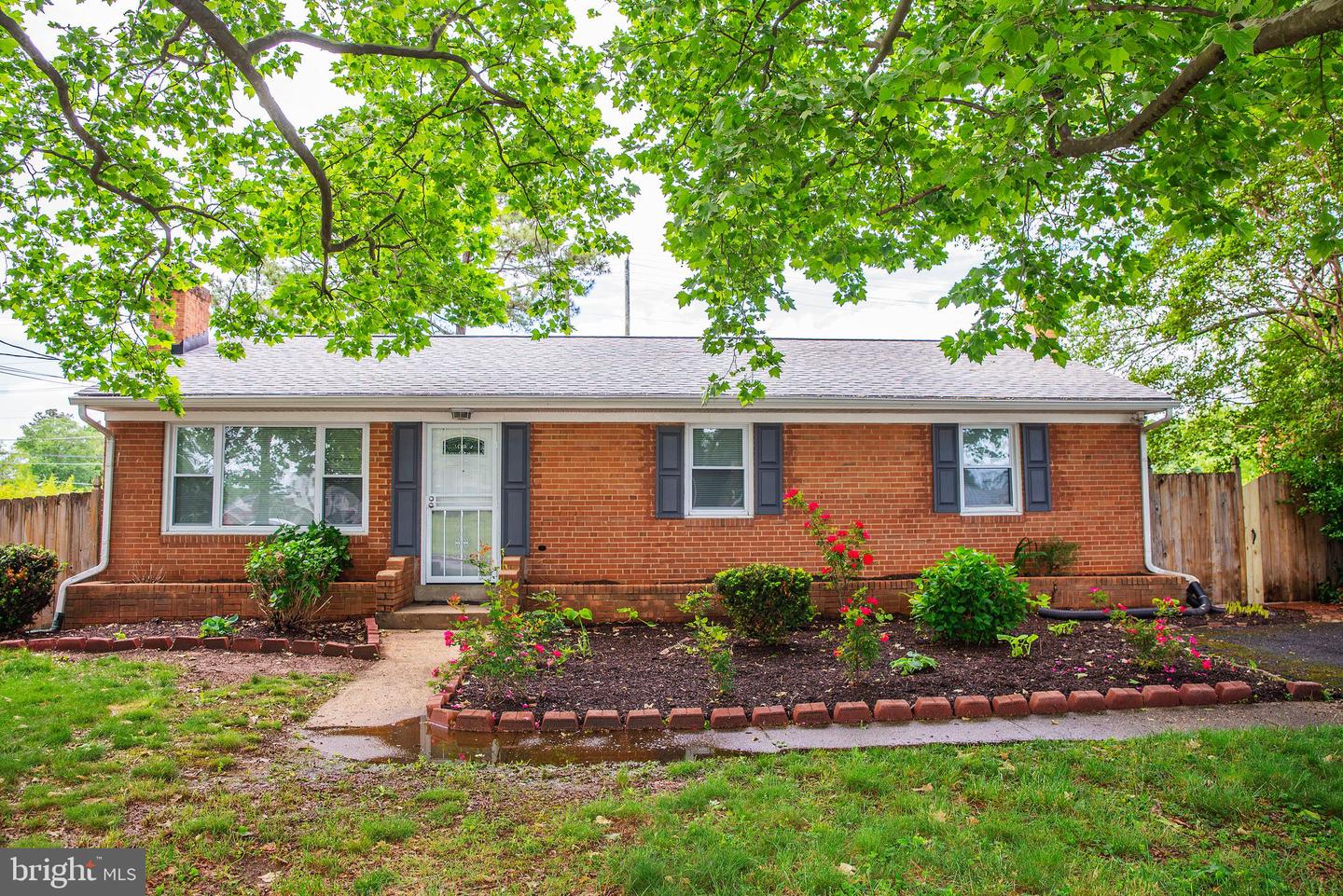 948 White Oak Dr Property Photo