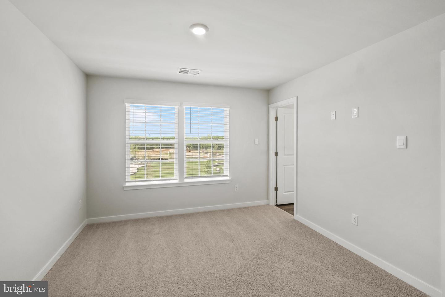 16632 Green Glade Dr Property Photo 12