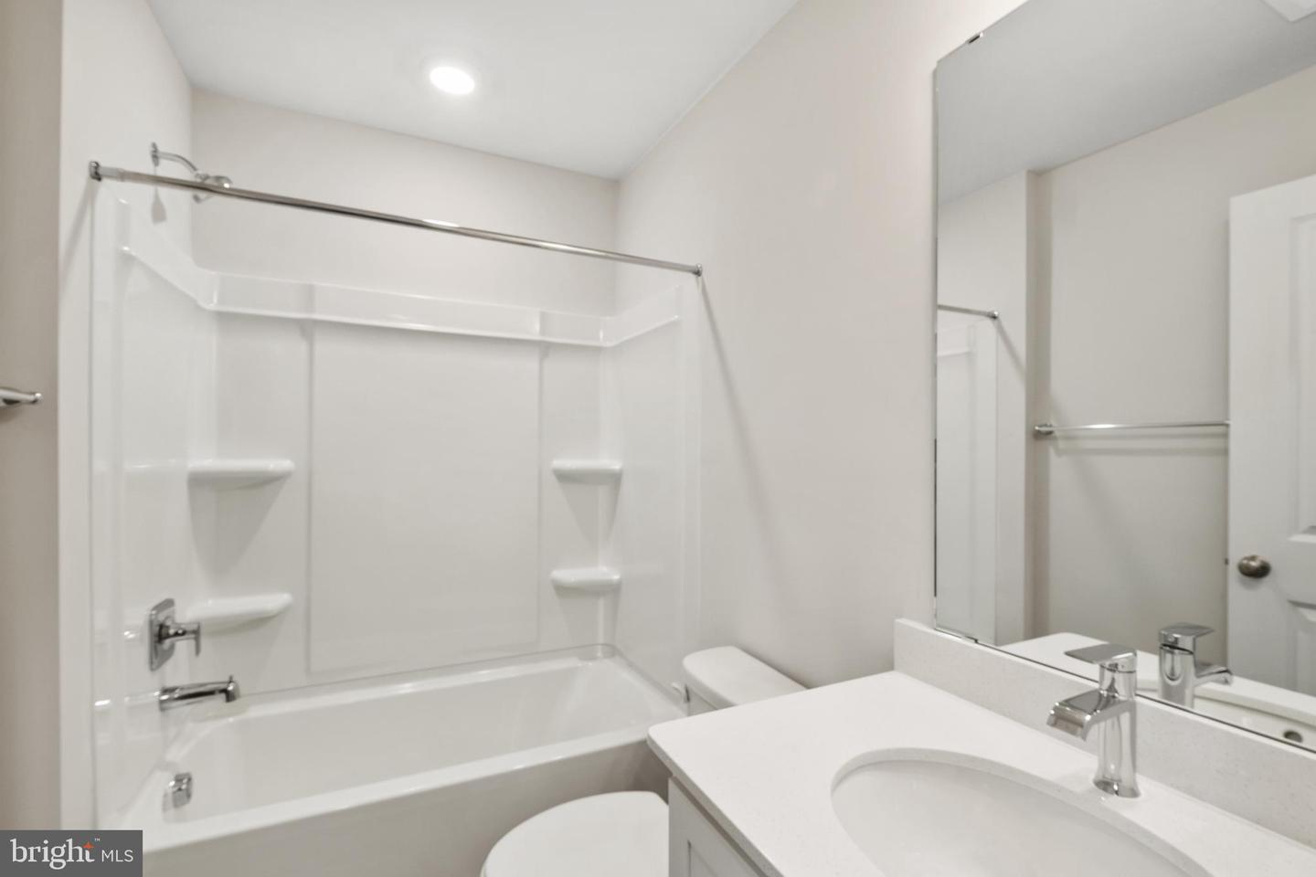 16632 Green Glade Dr Property Photo 23