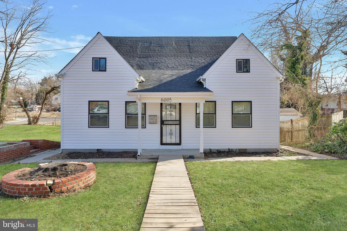6005 Ravenswood Rd Property Photo