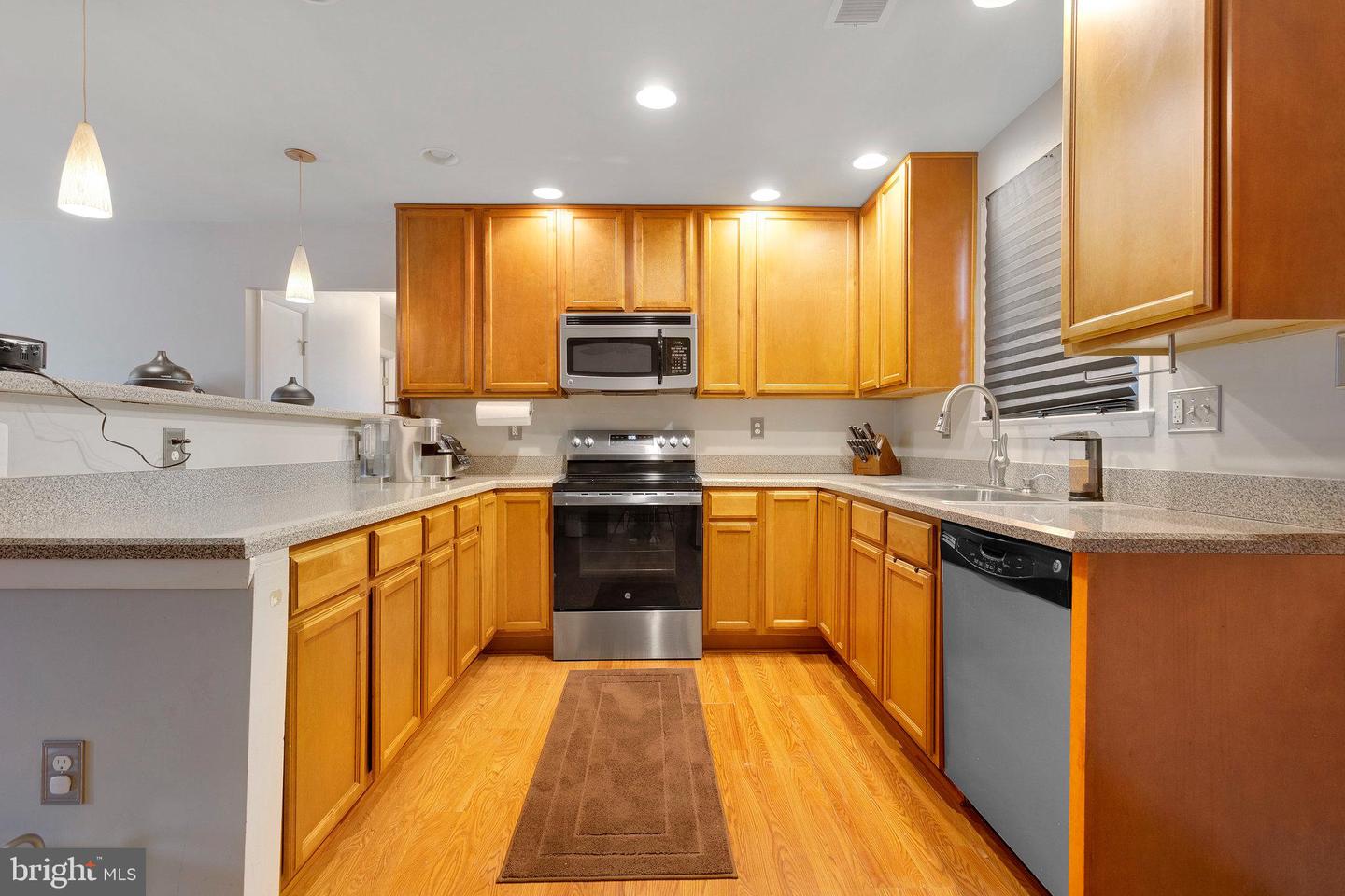 9005 Townsend Ln Property Photo