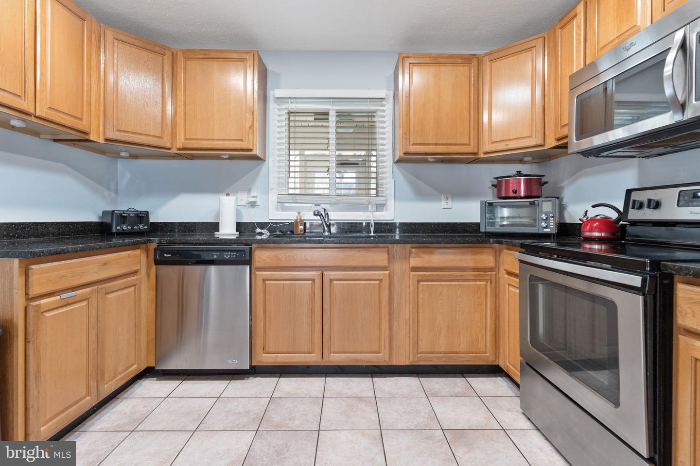 3913 Yarmouth Ln Property Photo 11