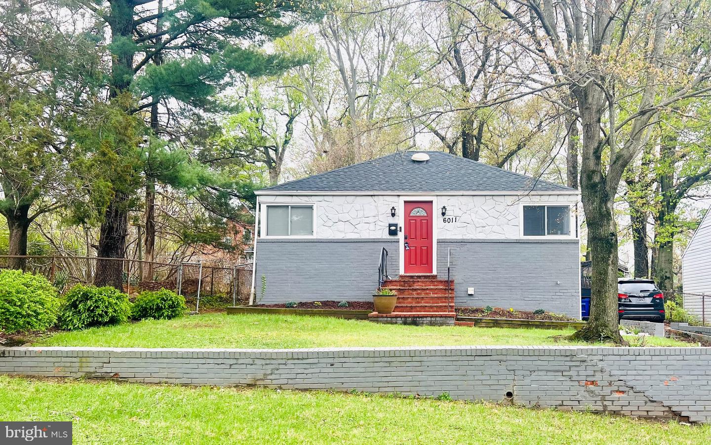 6011 State Property Photo