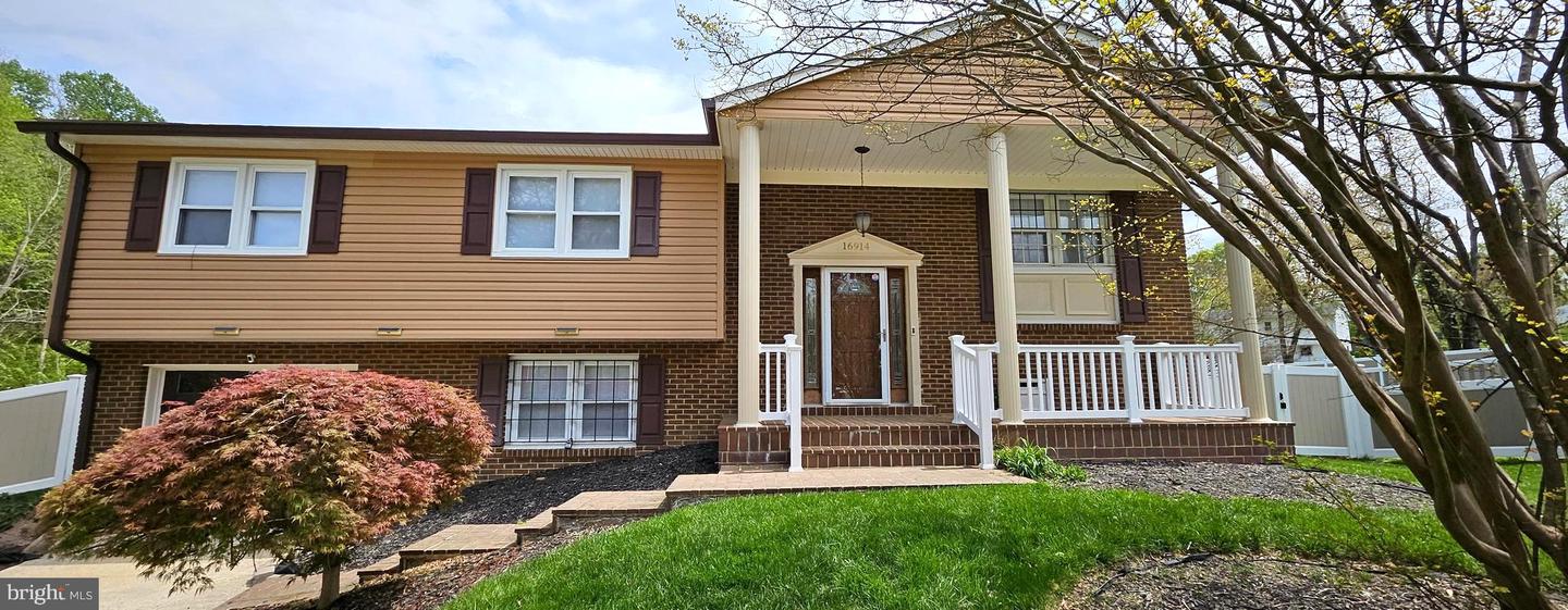 16914 Dorchester Pl Property Photo