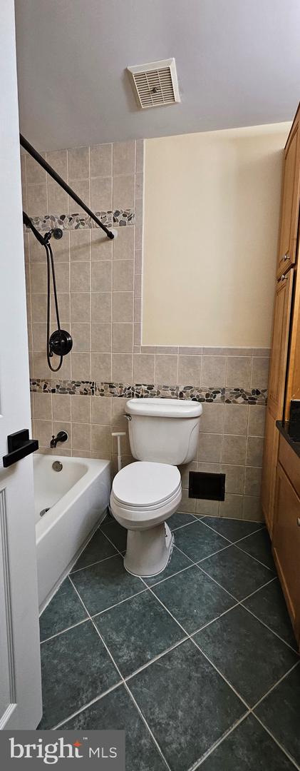 16914 Dorchester Pl Property Photo 29