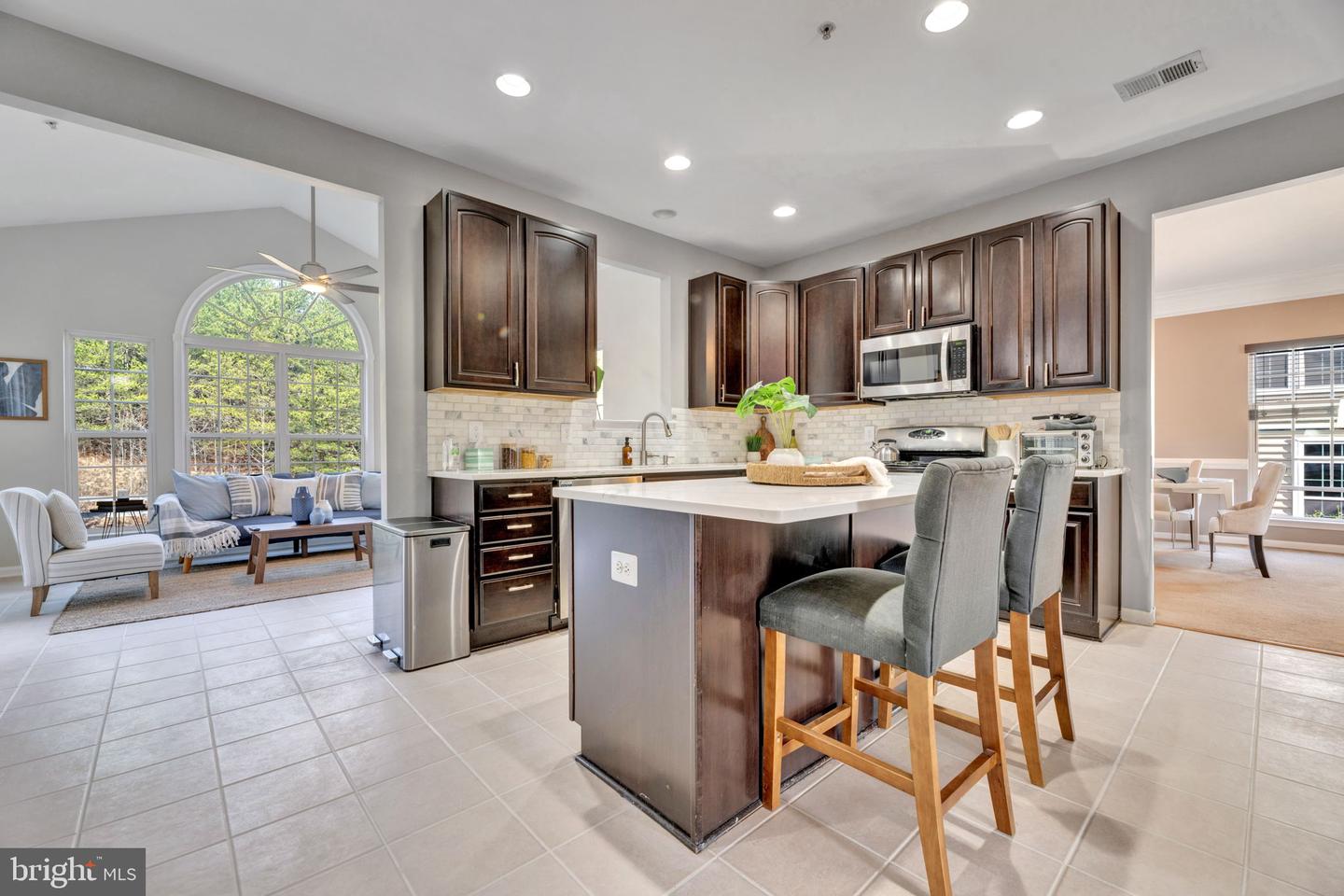 2207 Lake Forest Dr Property Photo