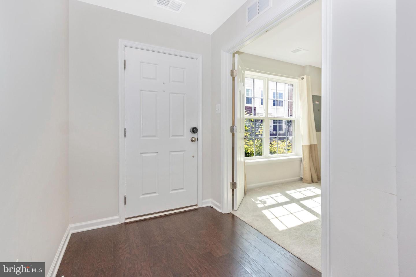 7109 Rowlock Aly Property Photo 3