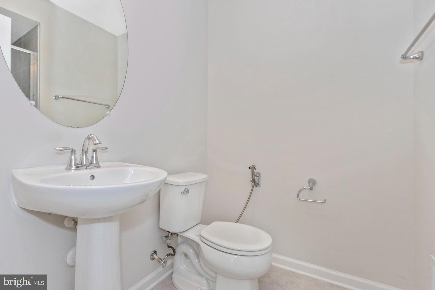 7109 Rowlock Aly Property Photo 5