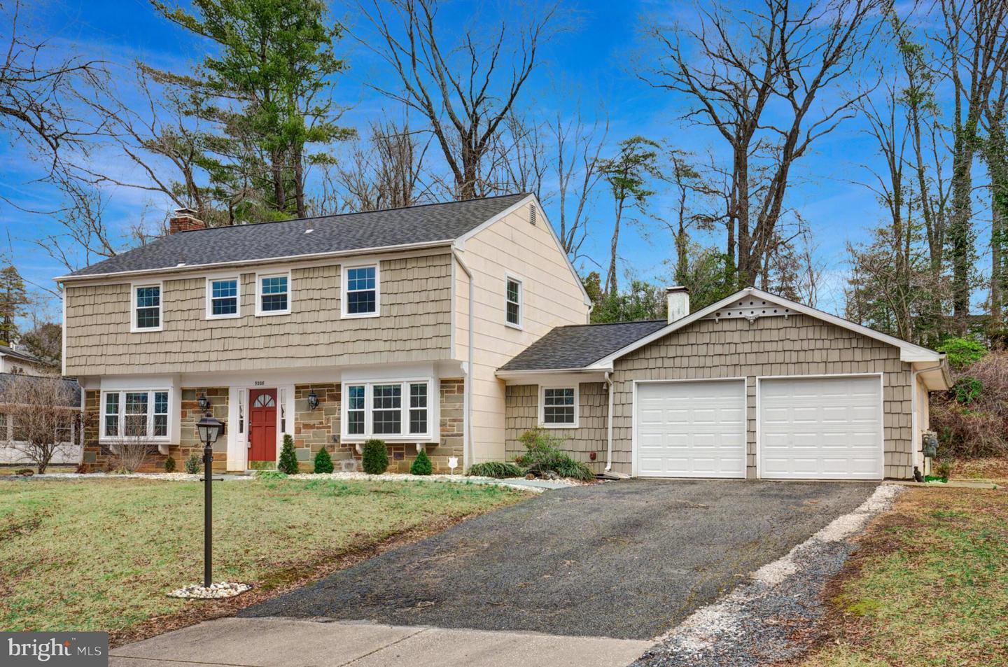 9208 Twin Hill Ln Property Photo 1