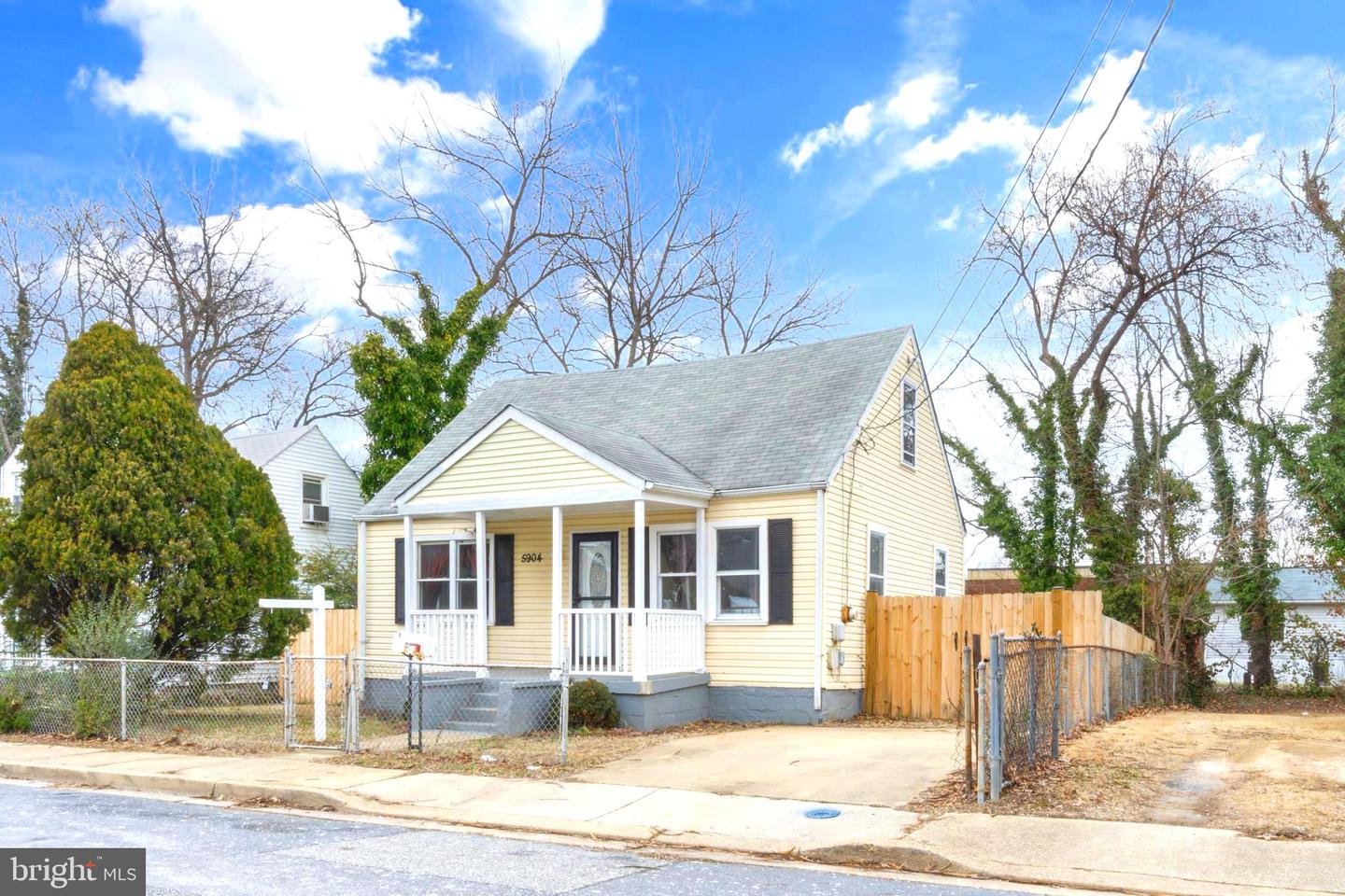 5904 K Property Photo 1