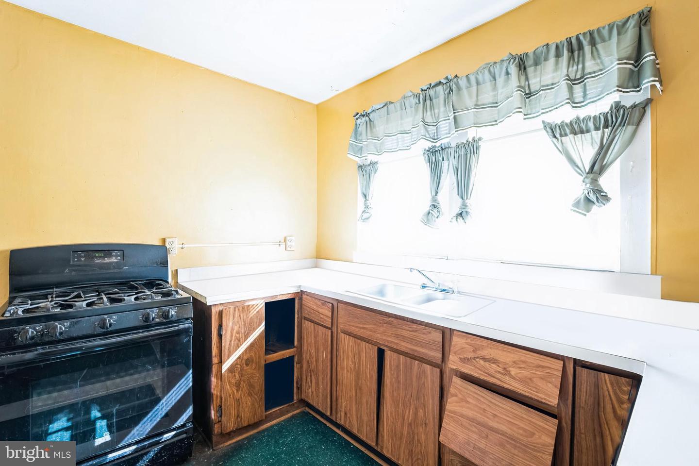 5025 Fable St Property Photo 2