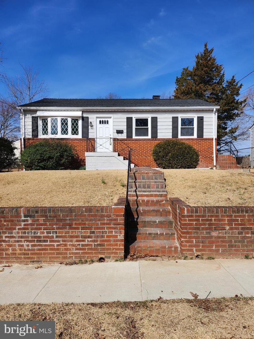 3902 Thornwood Rd Property Photo 1