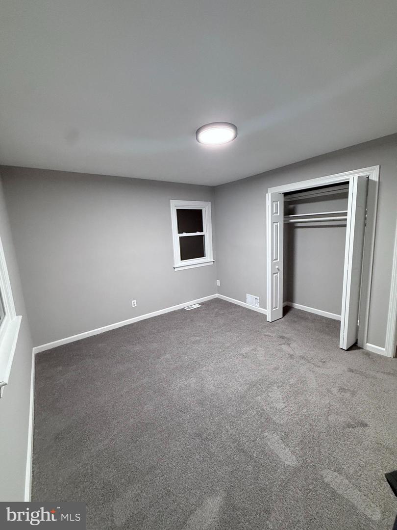 3902 Thornwood Rd Property Photo 3