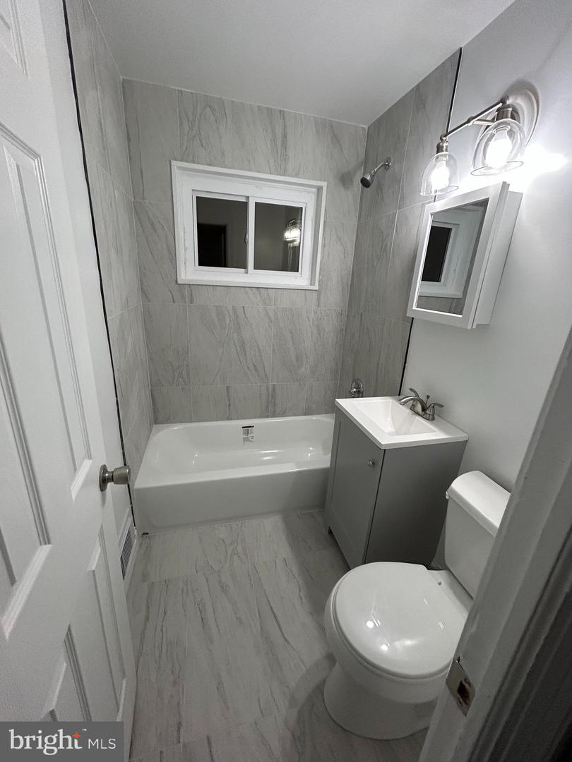 3902 Thornwood Rd Property Photo 4