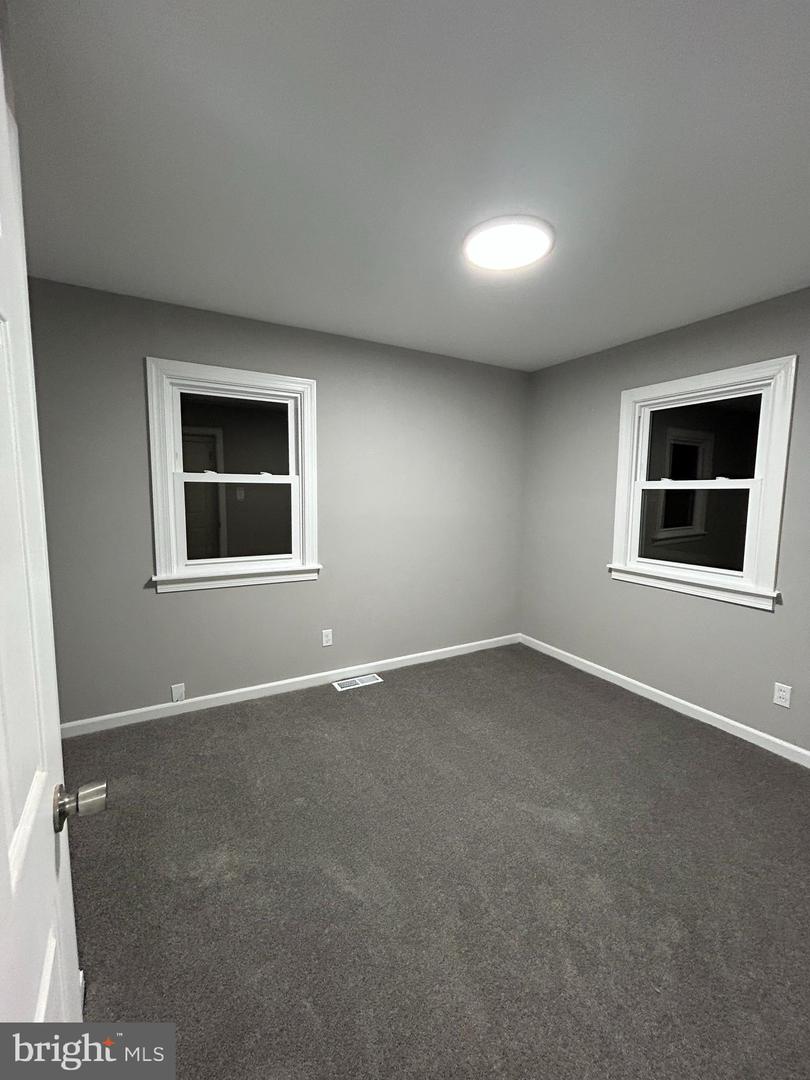 3902 Thornwood Rd Property Photo 7