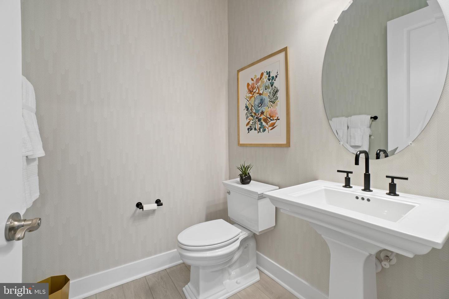 3002 Wind Whisper Ln Property Photo 4