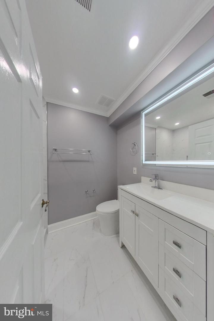 6600 Lake Park Dr #2e Property Photo 19