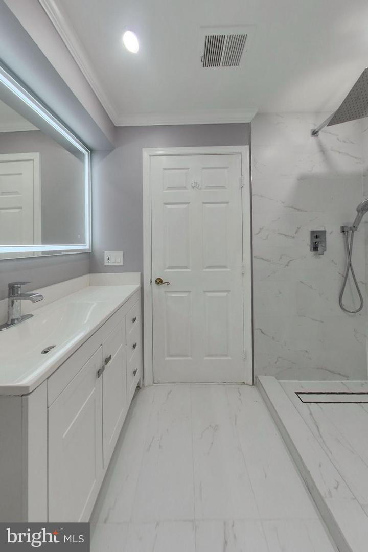 6600 Lake Park Dr #2e Property Photo 21
