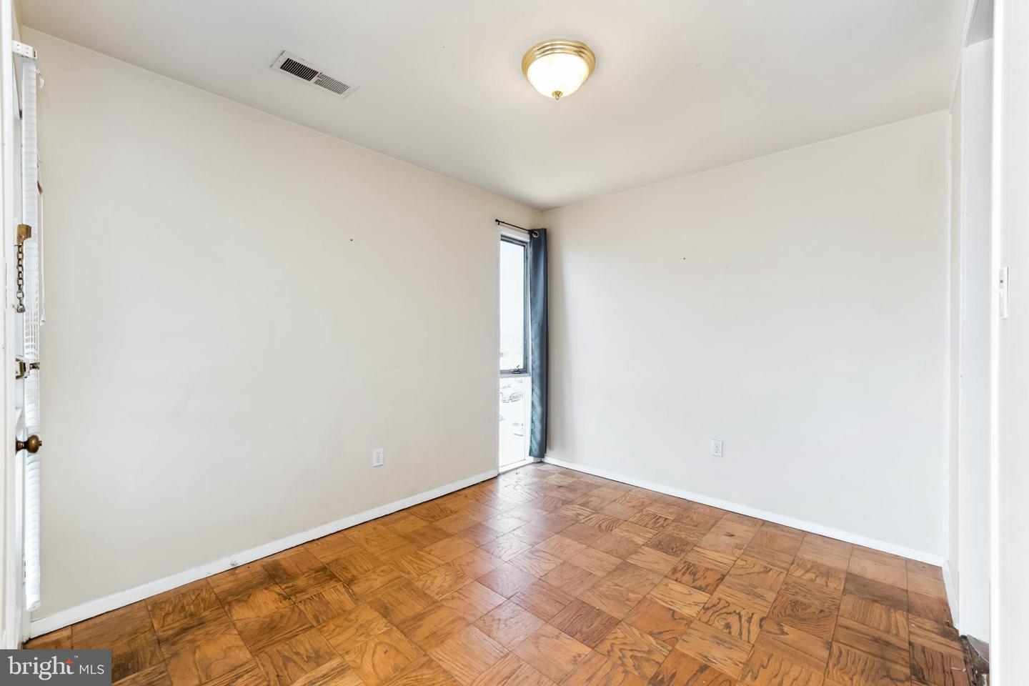 7208 Donnell Pl #d Property Photo 9