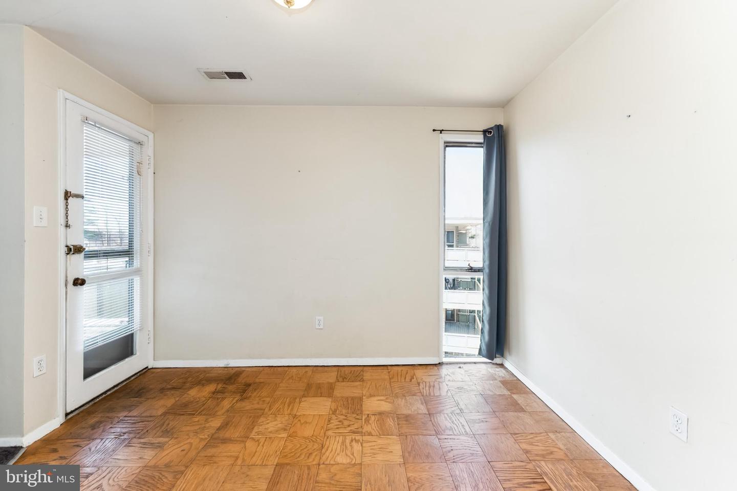 7208 Donnell Pl #d Property Photo 10