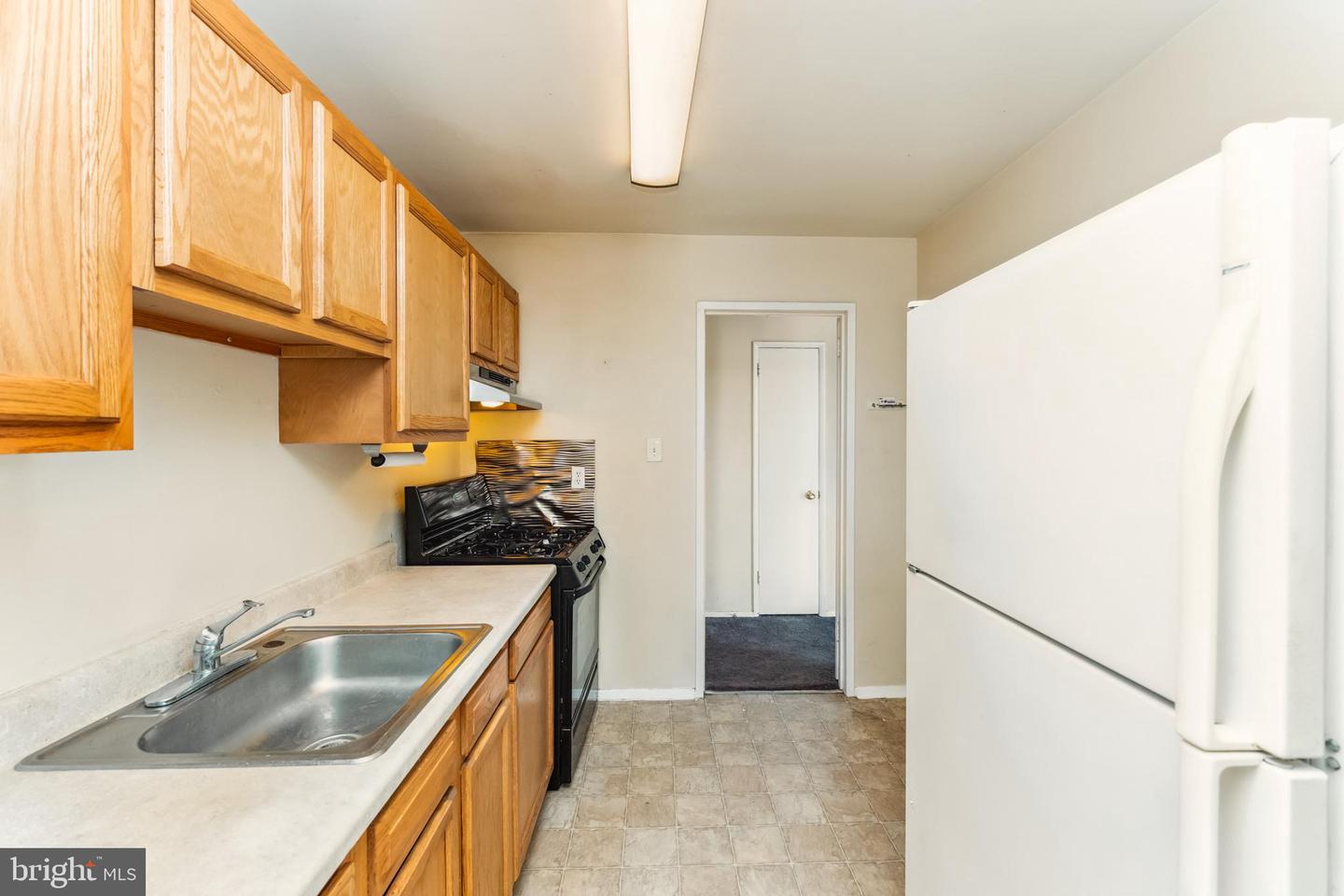 7208 Donnell Pl #d Property Photo 12