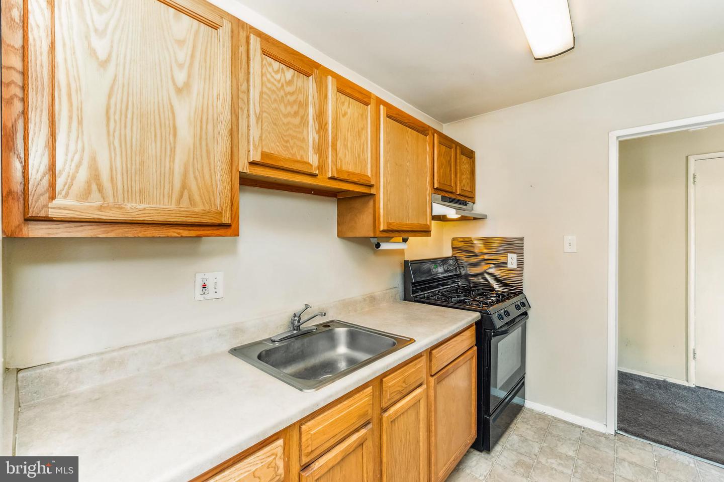 7208 Donnell Pl #d Property Photo 13